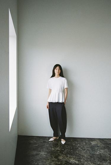 ペプラムＴシャツホワイトZaraのペプラムＴシャツ - ホワイト 