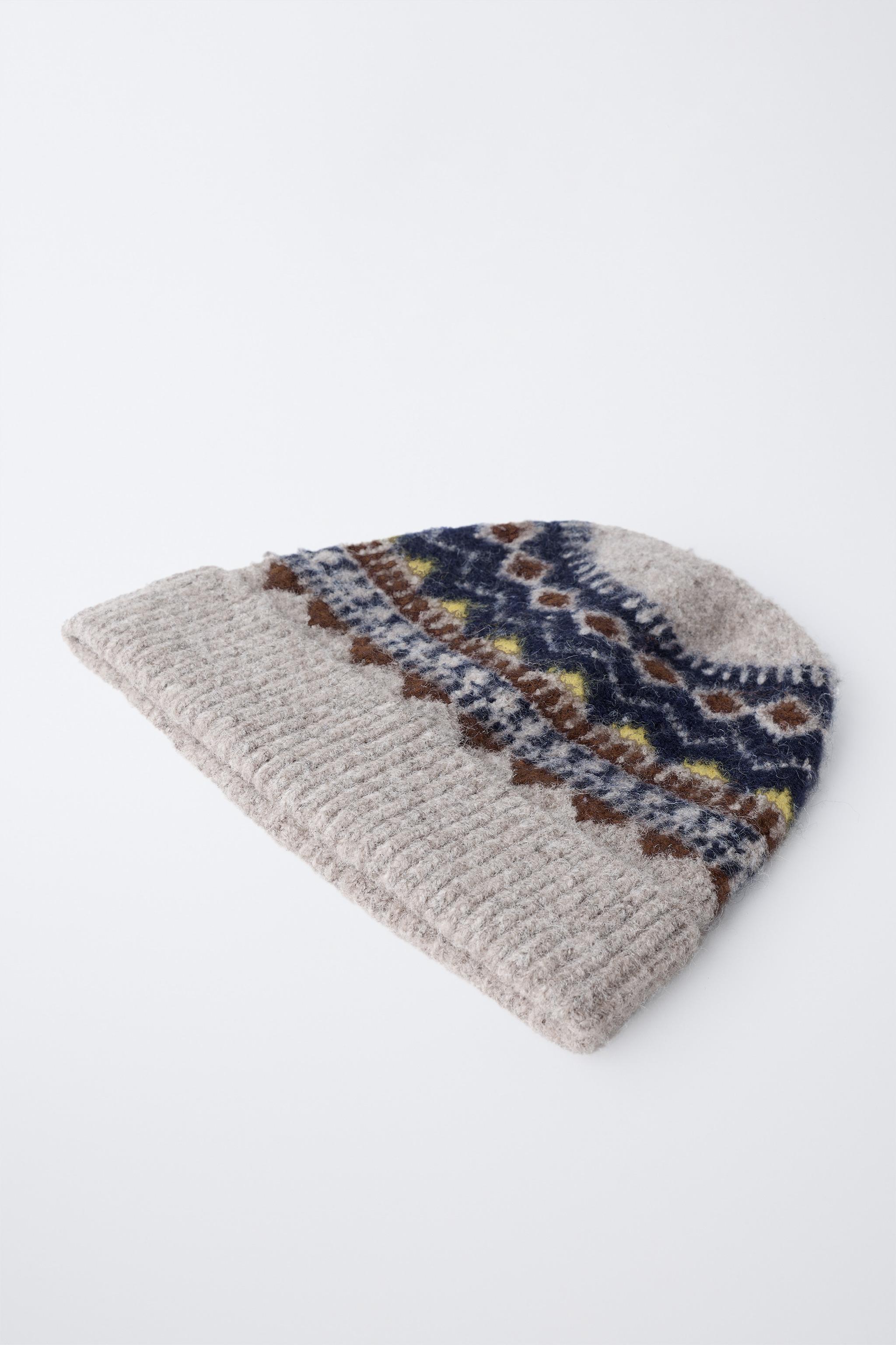 JACQUARD KNIT HAT