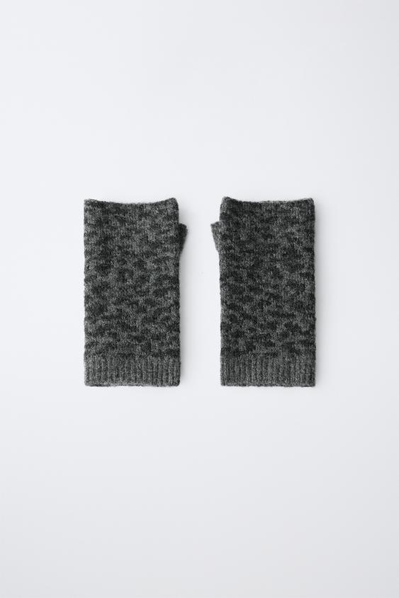 ANIMAL PRINT MITTENS - Dark grey by Zara - Image 0