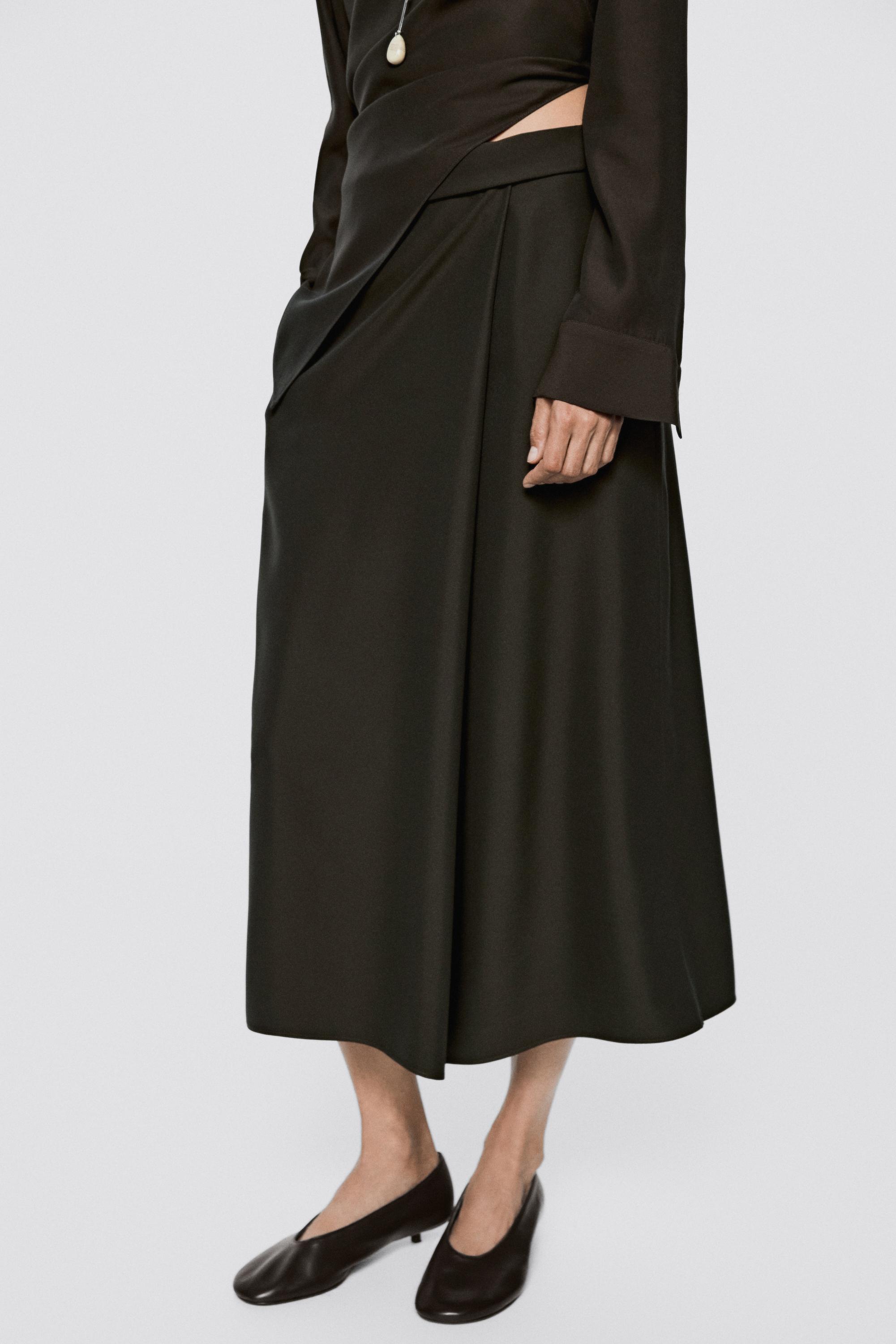 Flowing midi skirt with waist detail - LIMITED EDITION
