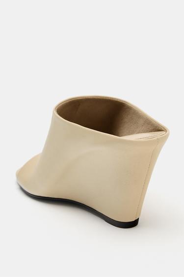 CHAUSSURES COMPENSÉES EN CUIR ÉDITION LIMITÉE - Blanc écru de Zara - Image 10