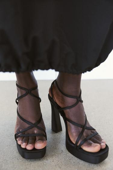 БОСОНОЖКИ НА ПЛАТФОРМЕ — Черный от Zara — изображение 0