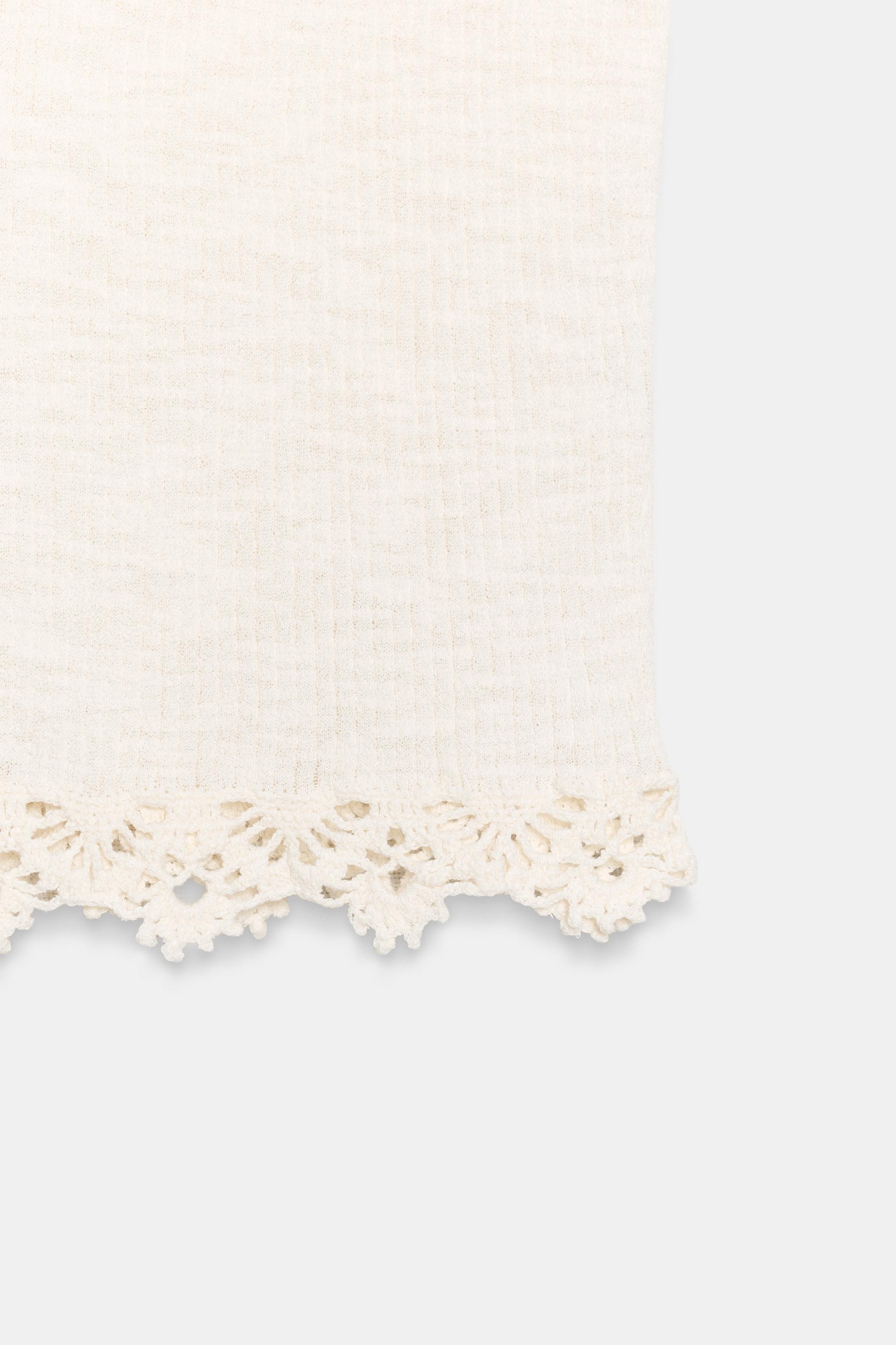 TOP EN MAILLE ET CROCHET AU BAS