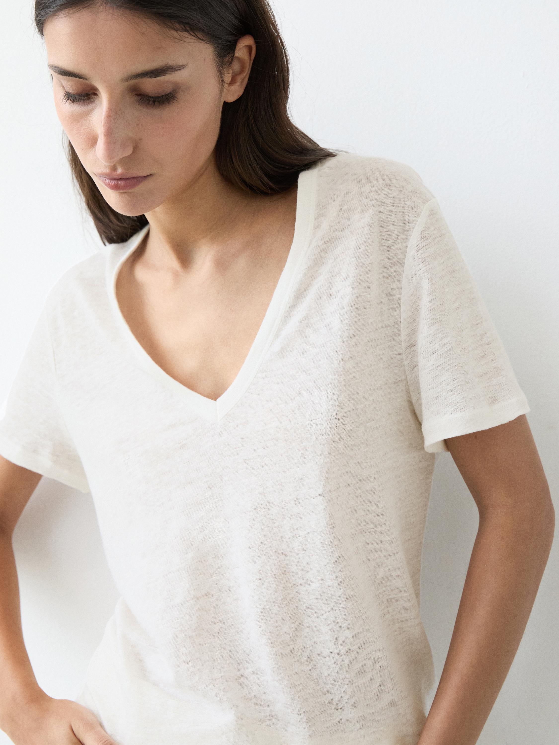 Linen V-neck T-shirt
