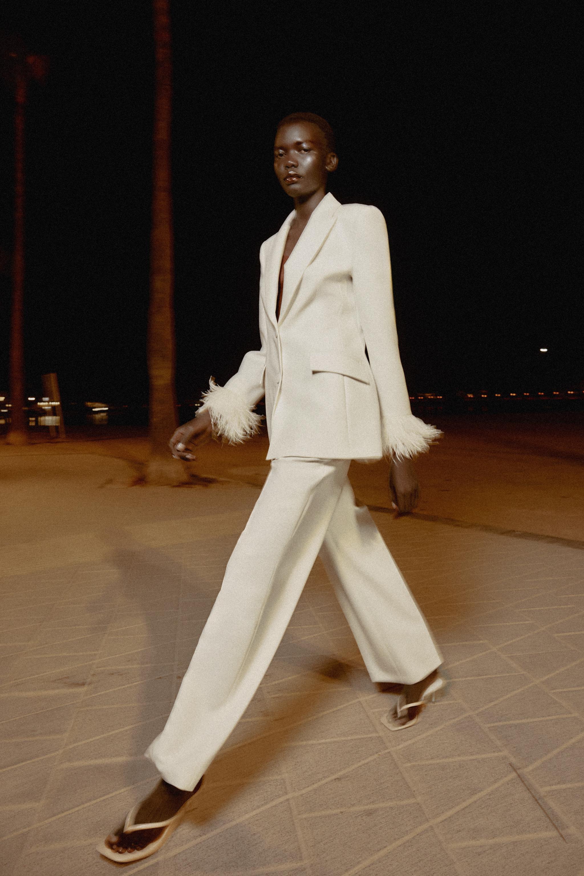 LOW-RISE STRAIGHT LEG PANTS