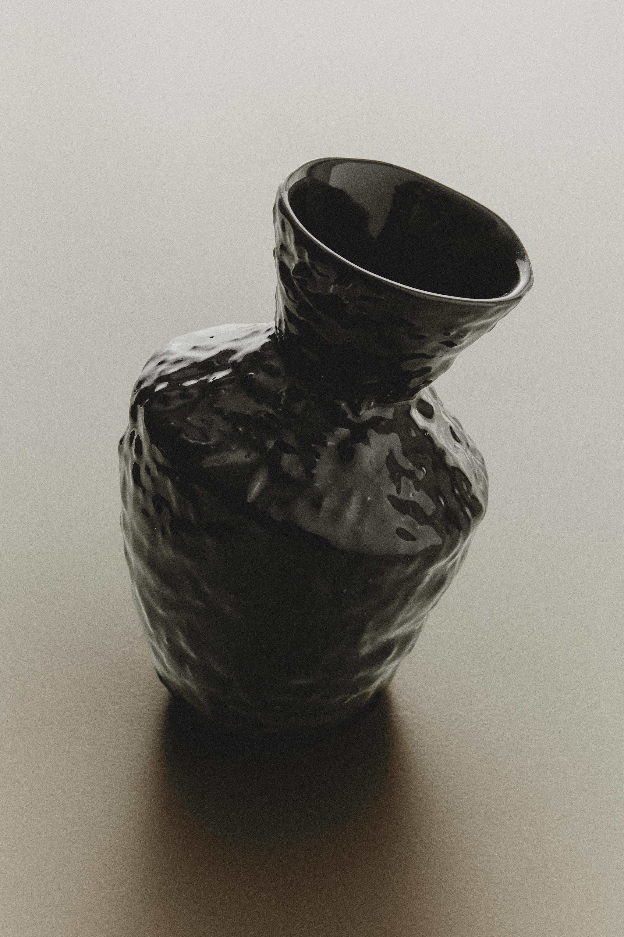 SLANTED VASE
