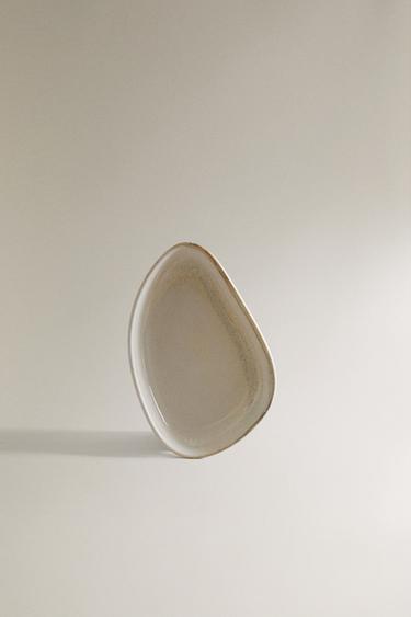 طبق صغير بيج فاتح من الخزف الحجري - خَام الخاص بـ Zara