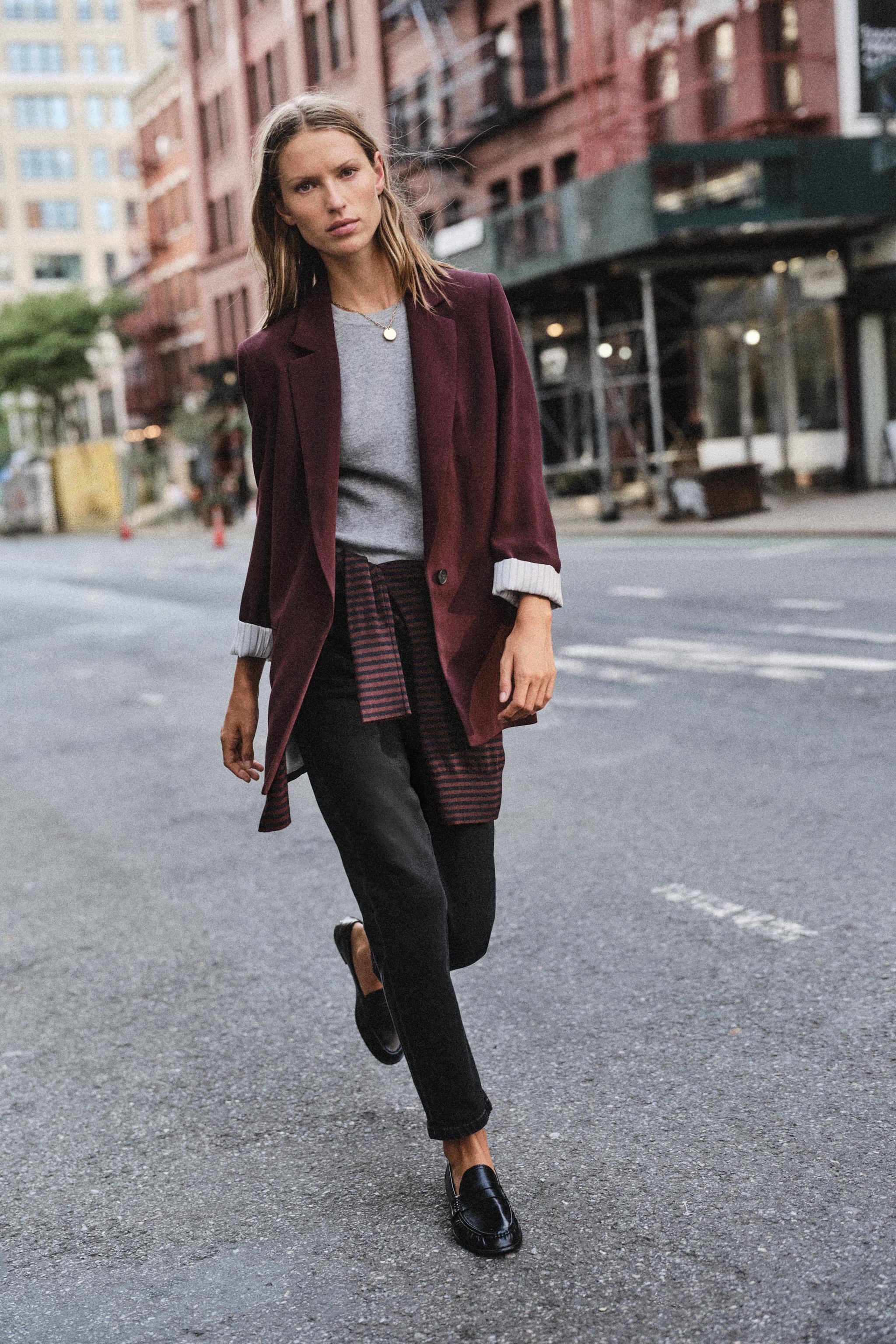 Zara VATKALI VE DESENLİ MANŞETLİ BLAZER