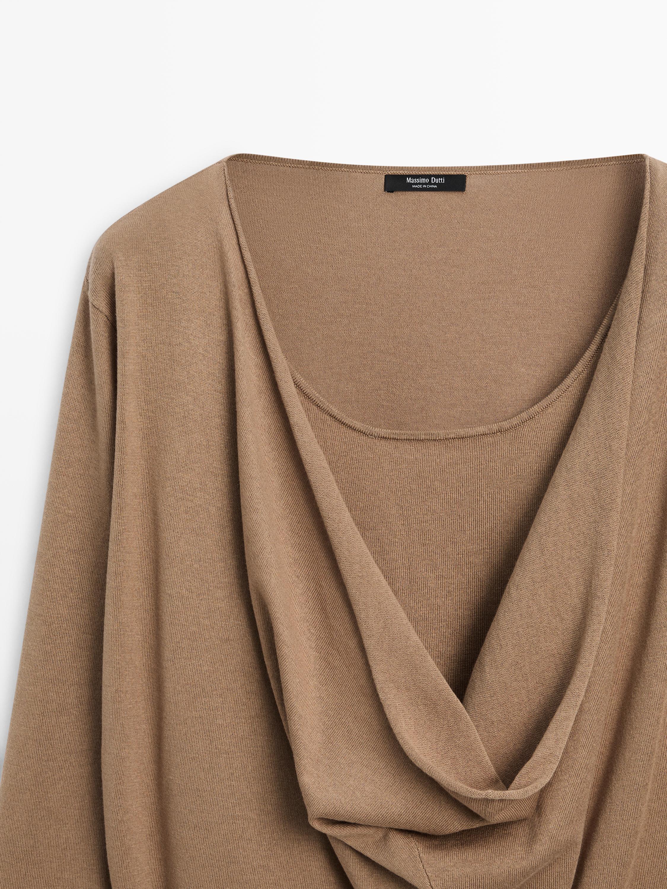 Pull en maille de coton à col drapé