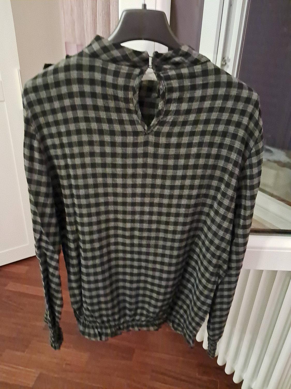 RUFFLED BLOUSE WITH ELASTIC DETAIL - Image 2