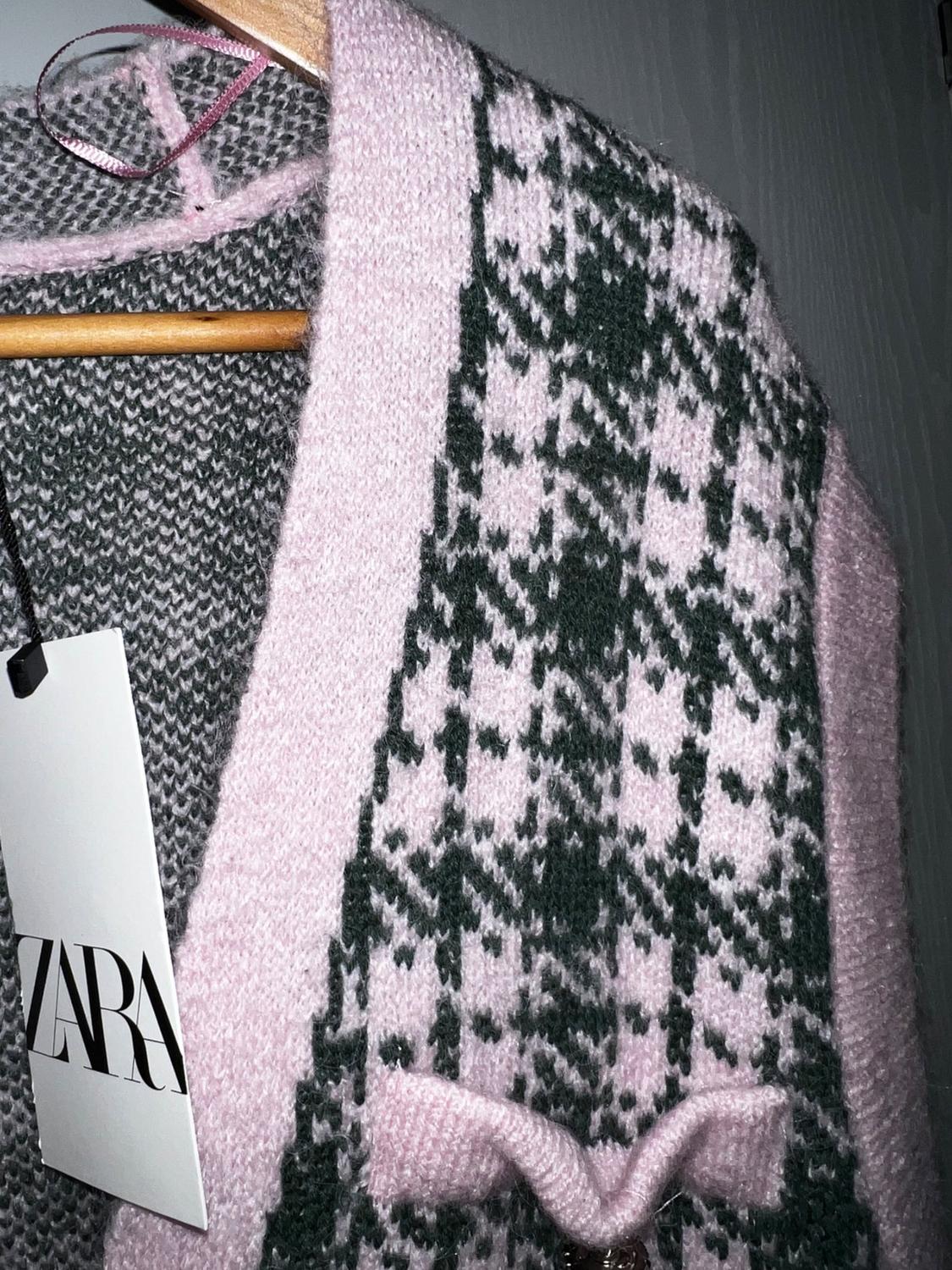 CHECK KNIT VEST - Image 4