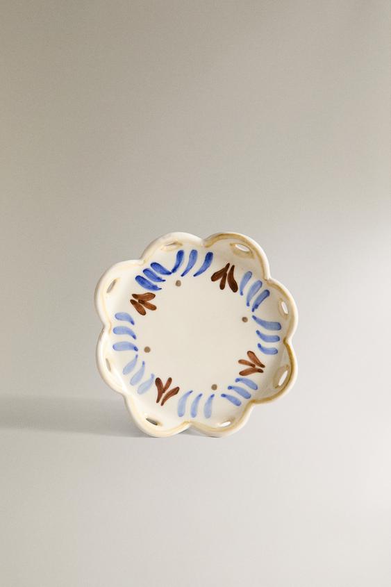 CERAMIC SIDE PLATE WITH FLORAL MOTIFS