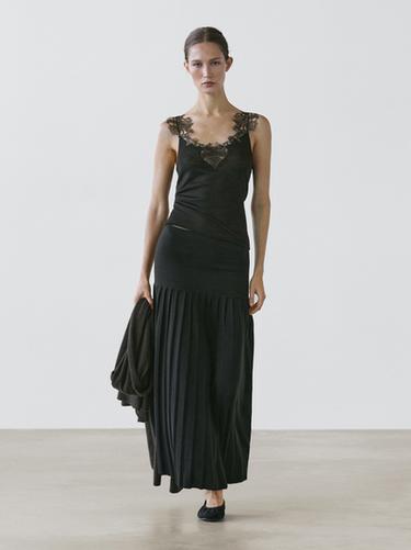 Top punto tirantes detalle puntilla - Negro de Zara