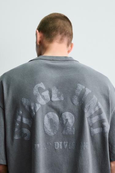 T-SHIRT DÉLAVÉ À IMPRIMÉS EN CONTRASTE - Gris clair de Zara - Image 6