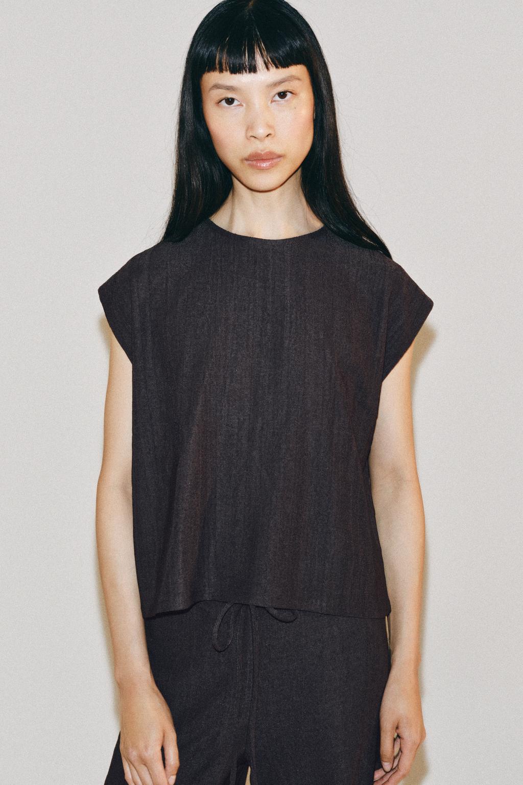 RUSTIC SLEEVELESS TOP