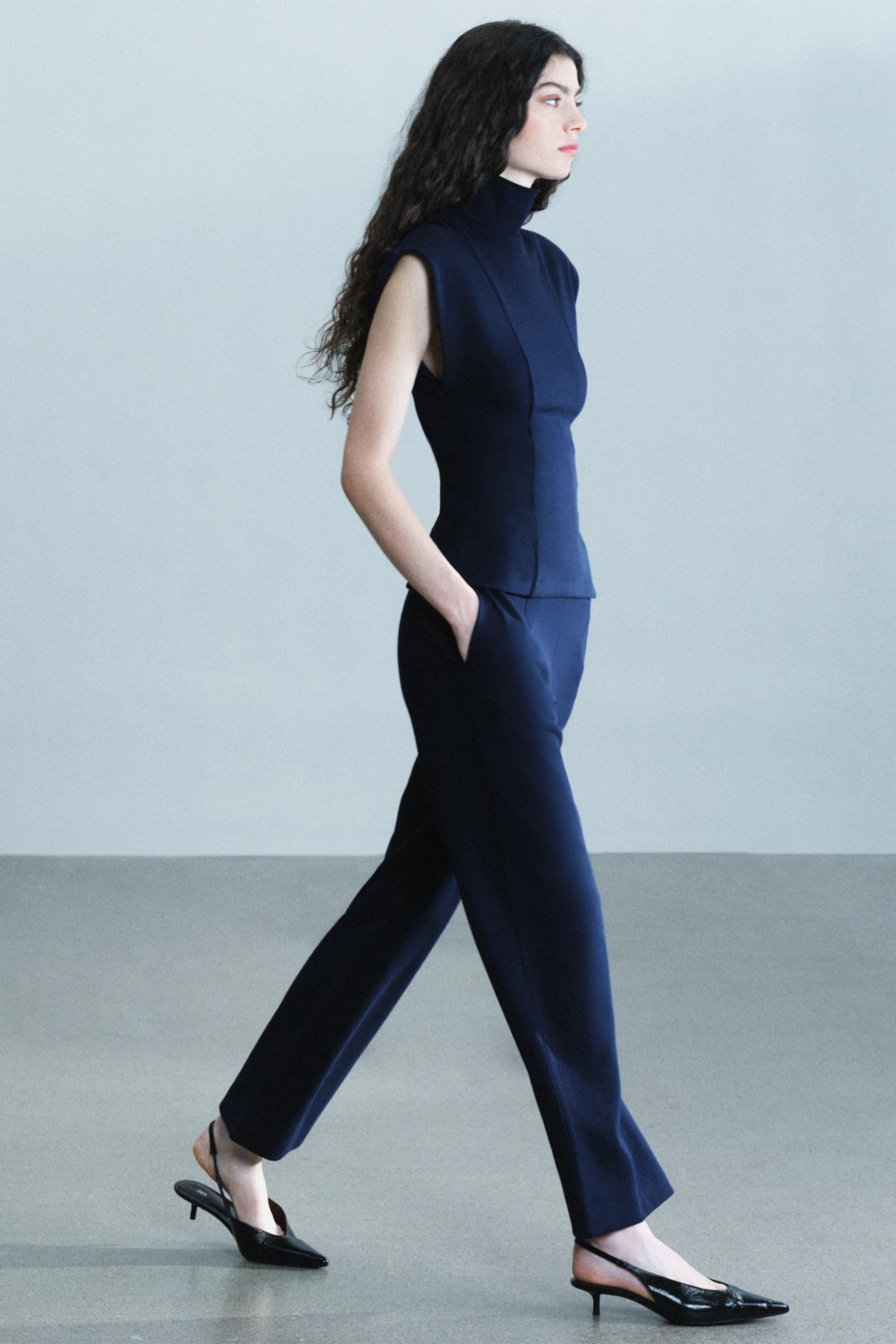 INTERLOCK MOCK-NECK TOP