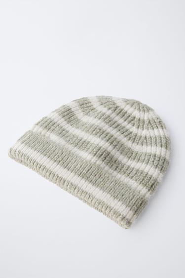 BONNET EN MAILLE À RAYURES - écru/vert kaki de Zara - Image 1