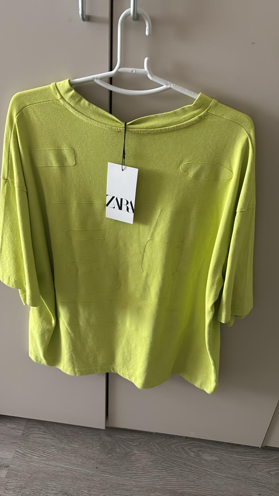 T-SHIRT WITH CONTRAST EMBROIDERY - Image 3