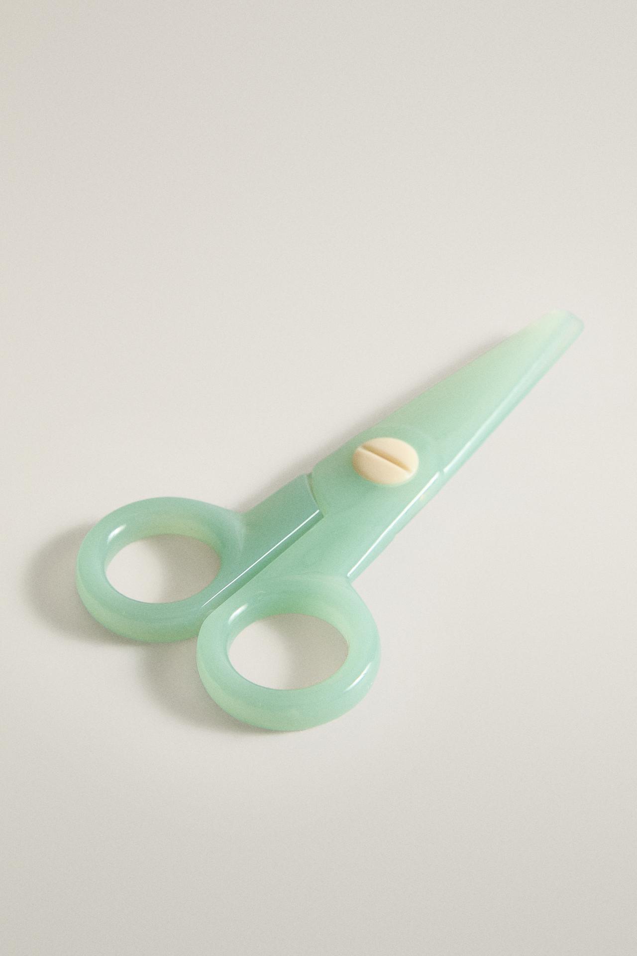 KIDS’ SCISSORS — Multicolored