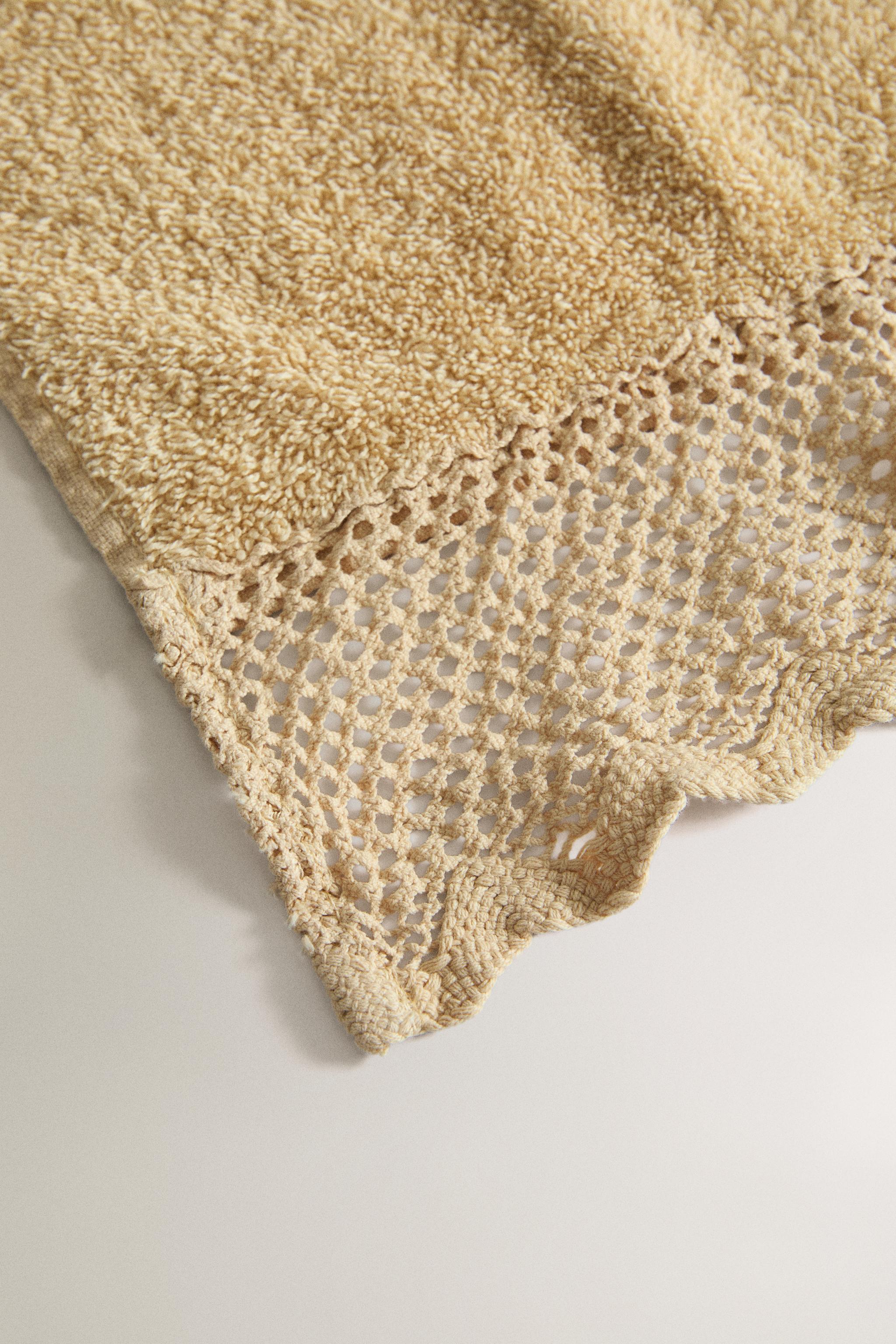 SERVIETTE DE BAIN DÉTAIL DENTELLE