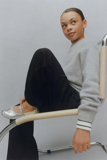 {navn} - {farge} for Zara