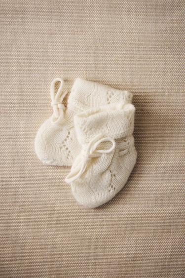 CHAUSSONS BÉBÉ CACHEMIRE - Blanc cassé de Zara - Image 4