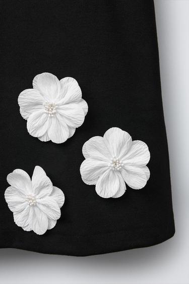 ROBE À FLEURS ET CONTRASTES - Noir de Zara - Image 2