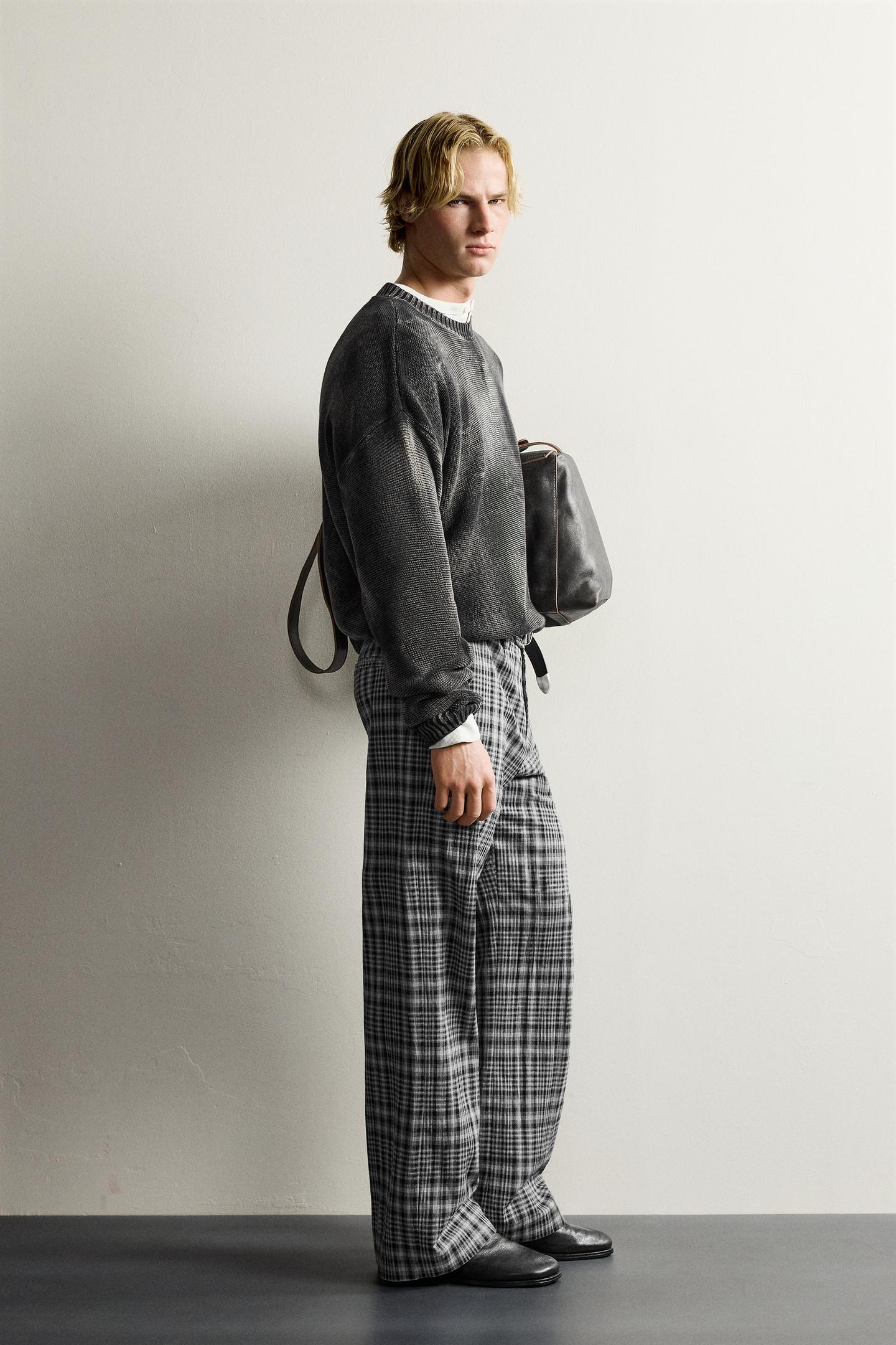 Мужской свитер Zara Relaxed Fit Washed-Effect, цвет: Чёрный — фото 4