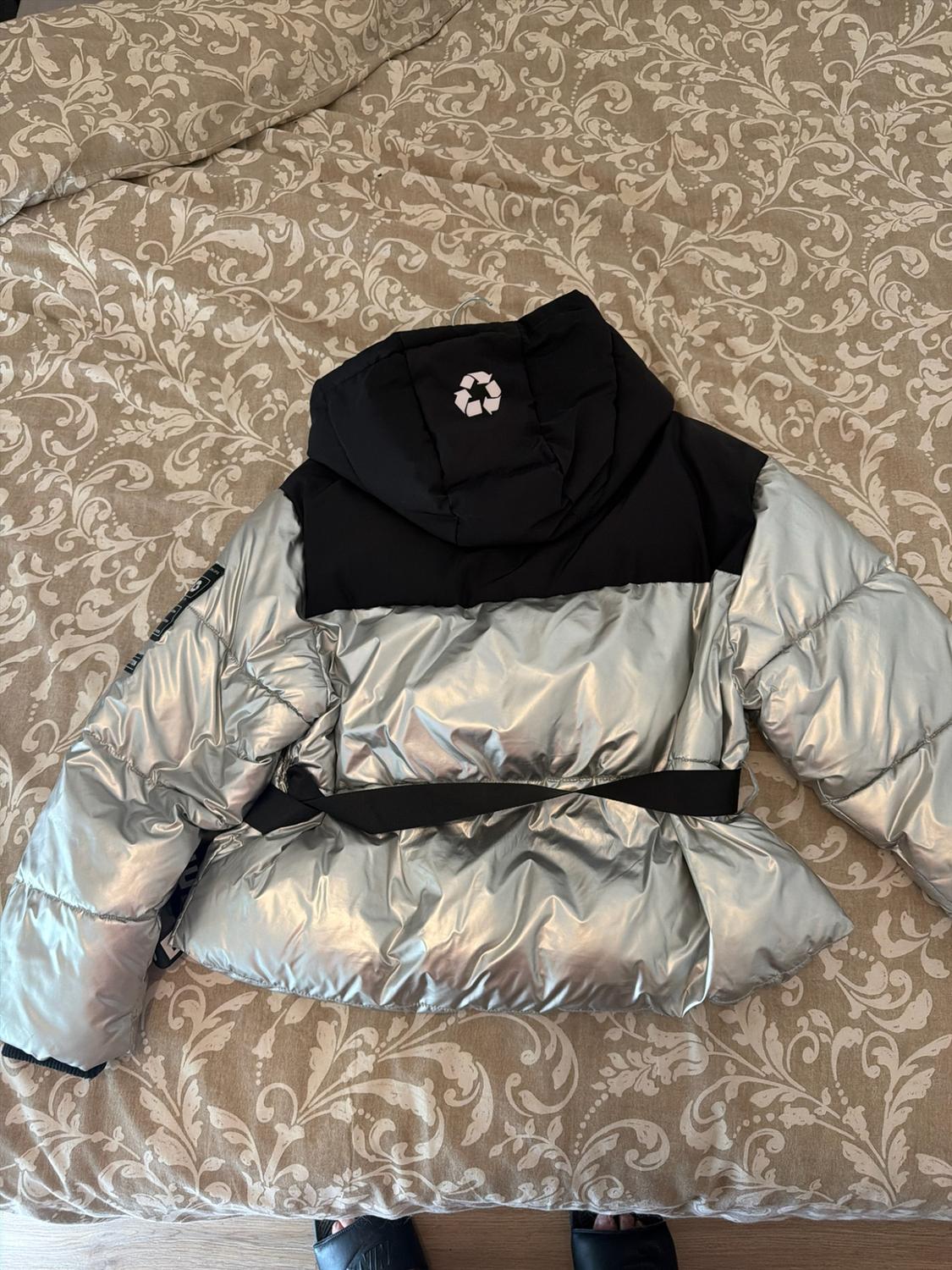 RECYCLED CAPSULE PUFFER JACKET - Image 3