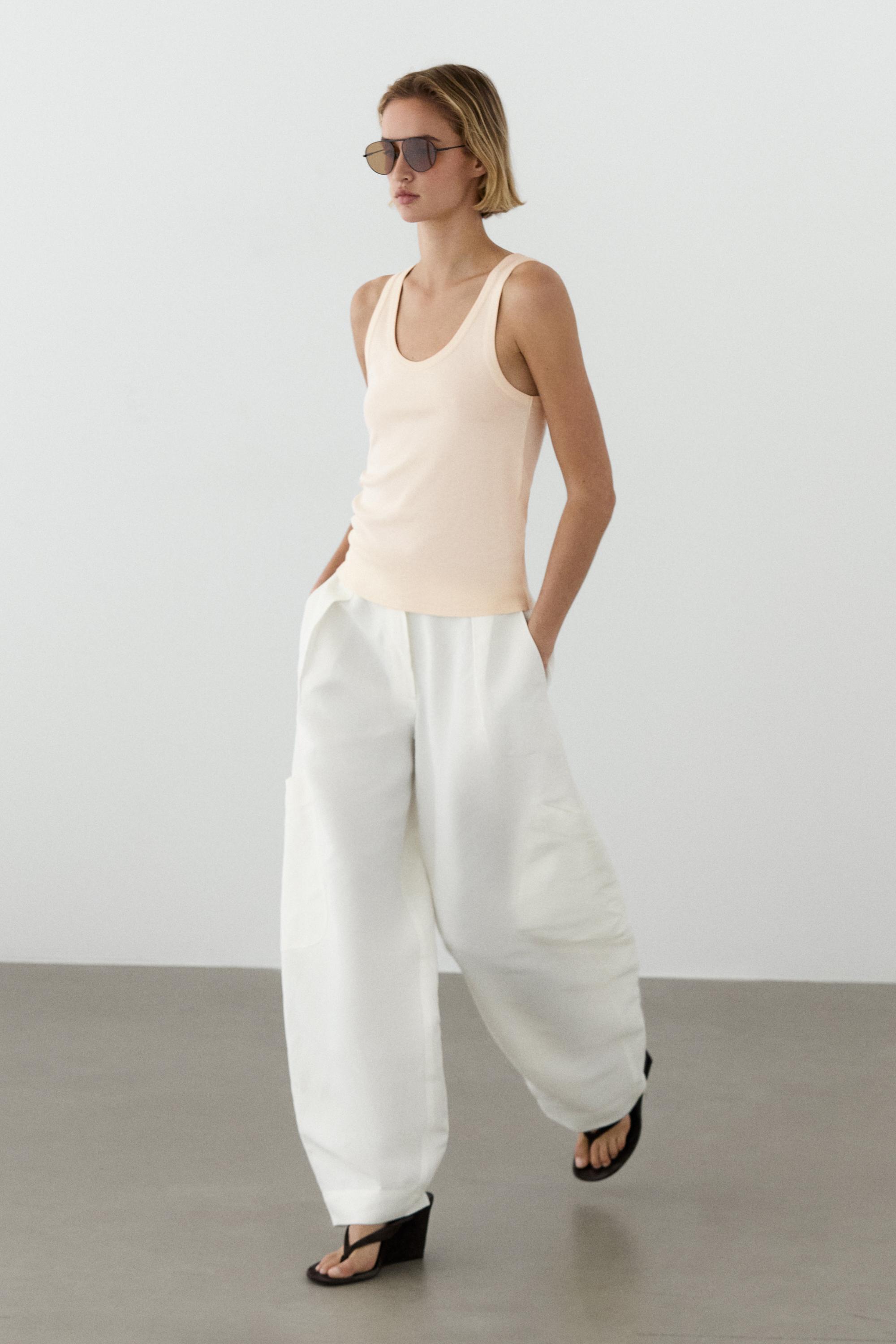 Sleeveless 100% cotton T-shirt