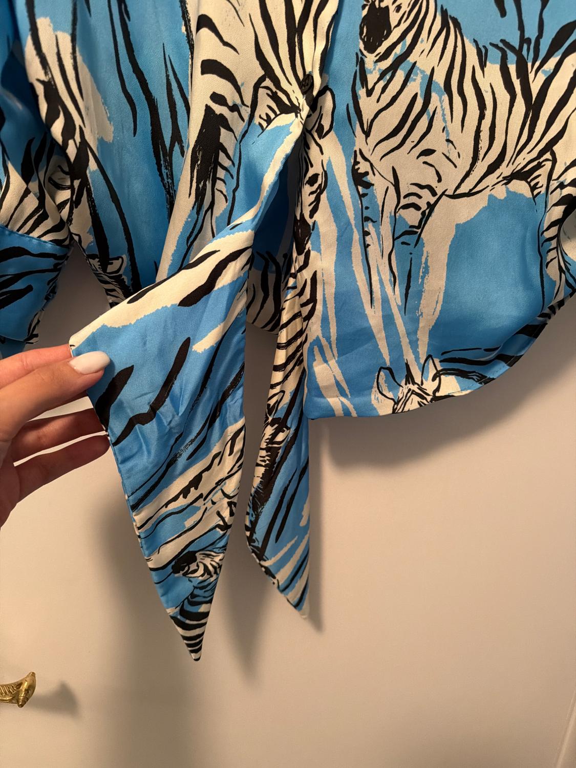 PRINTED SHIRT WITH BOW - Image 2