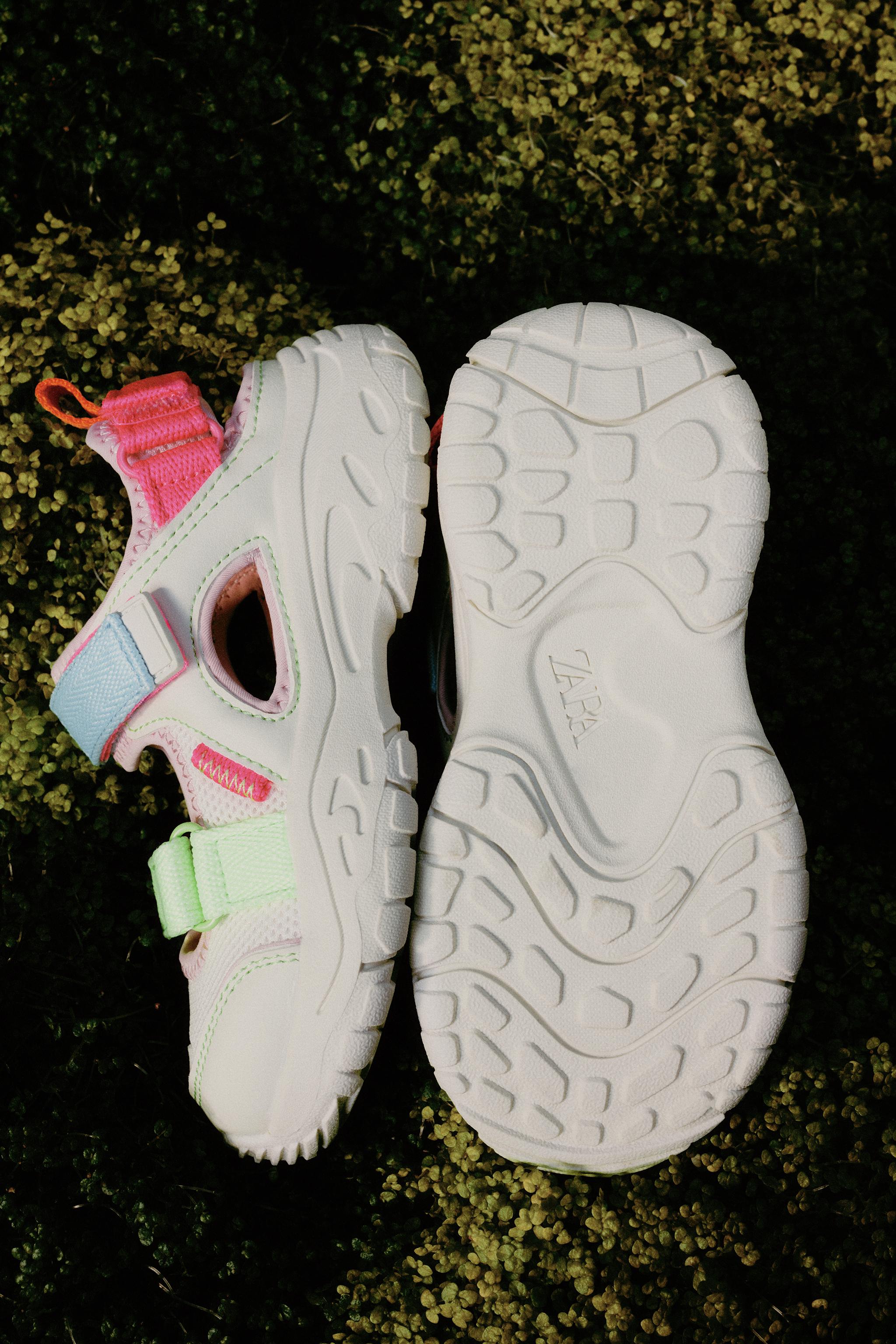 OPENING SNEAKERS — White