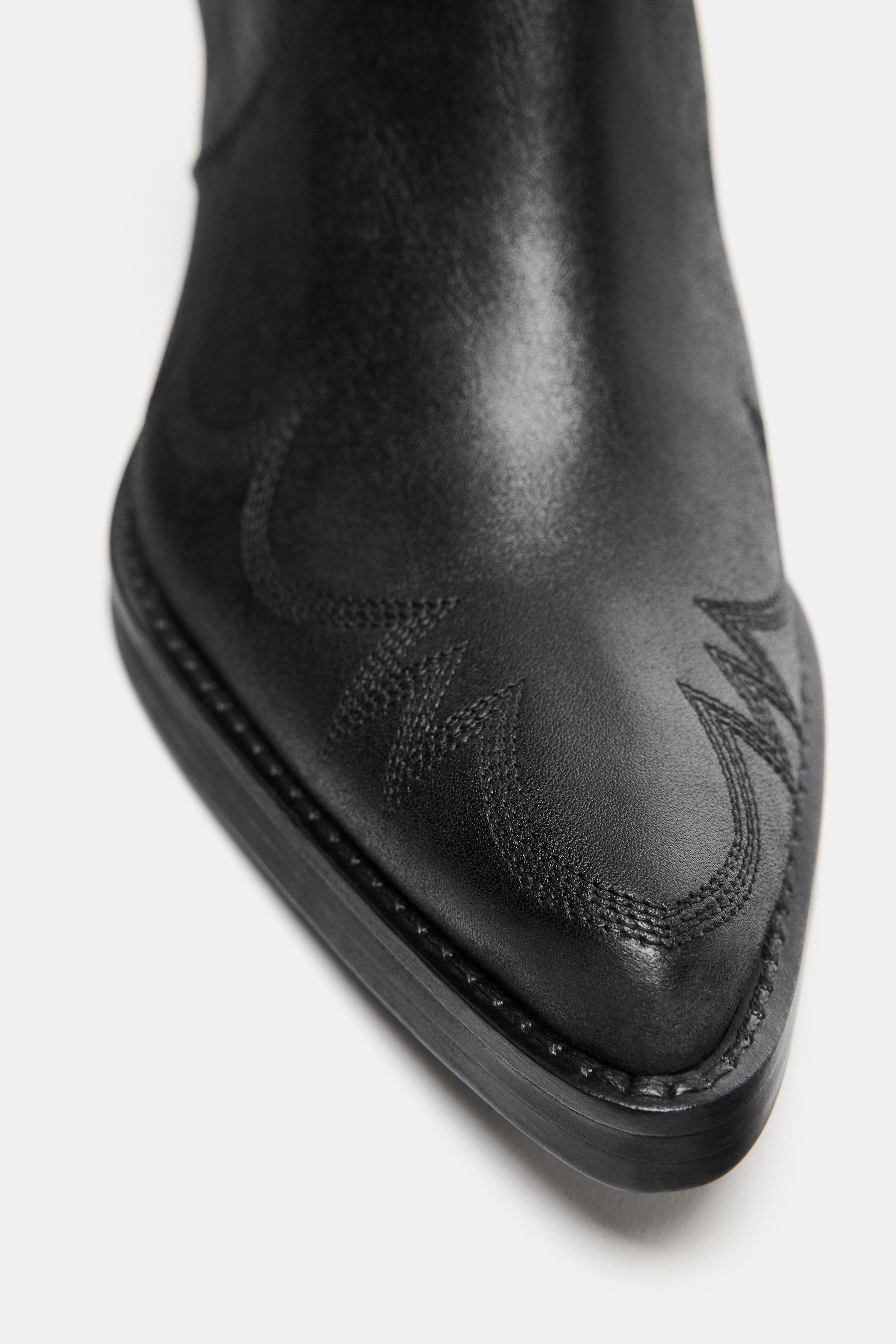 LEATHER TOPSTITCHED COWBOY ANKLE BOOTS