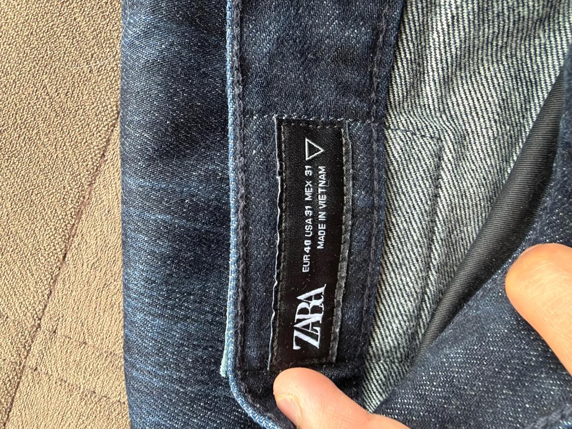 PRINTED STRAIGHT-LEG JEANS - Image 2