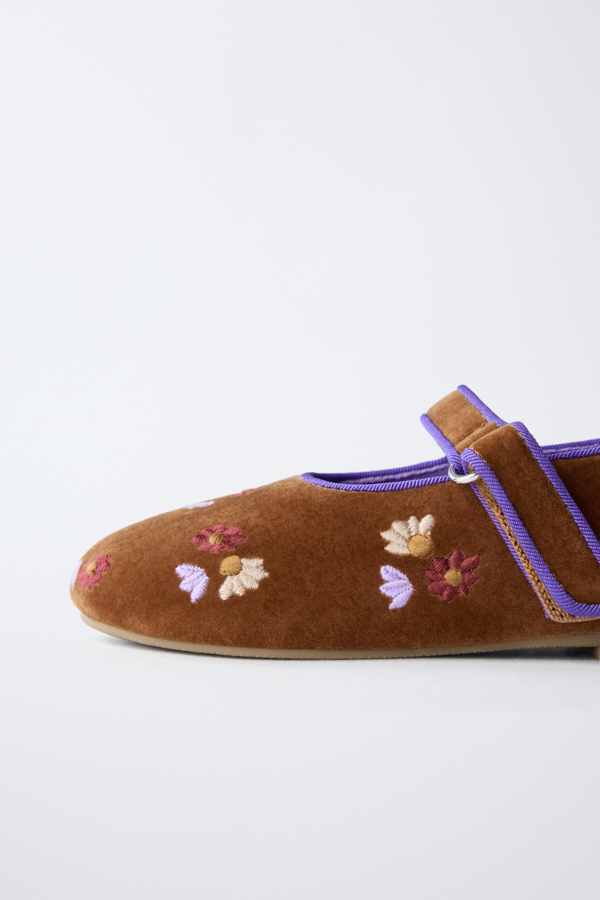 EMBROIDERED BALLET FLATS