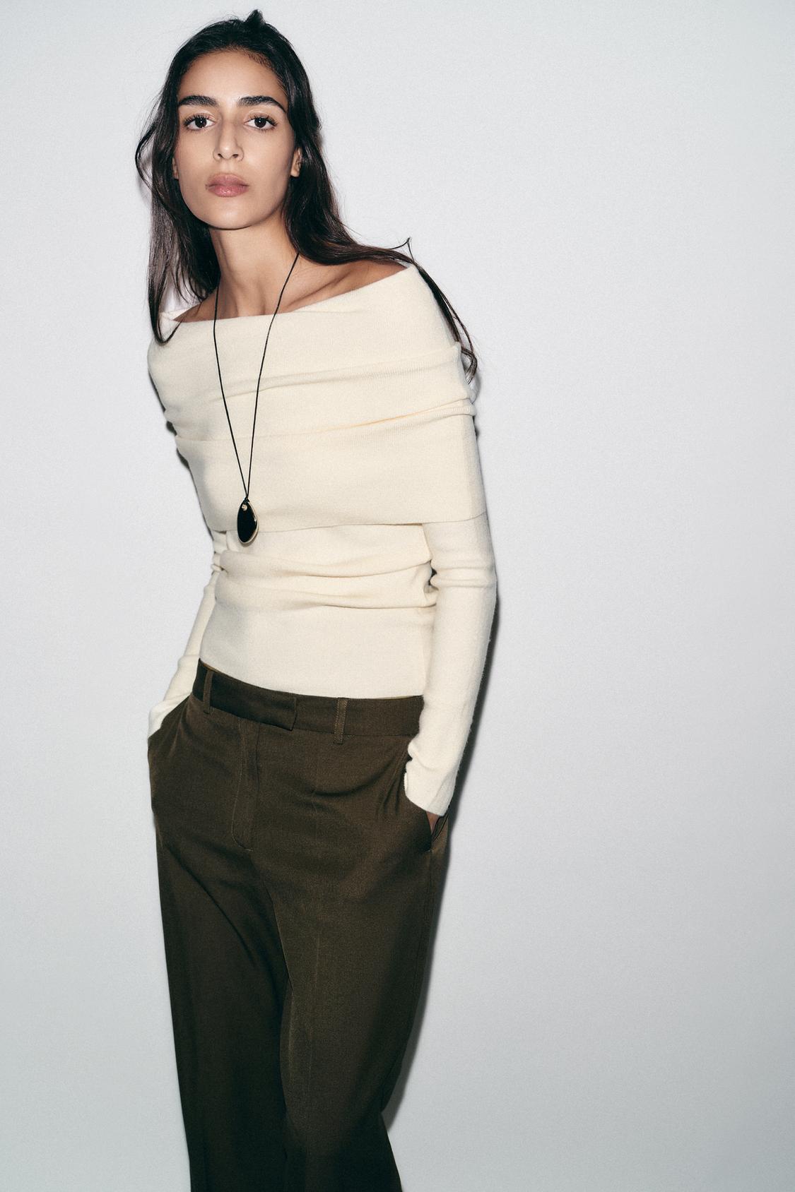 RUCHED STRAPLESS KNIT TOP