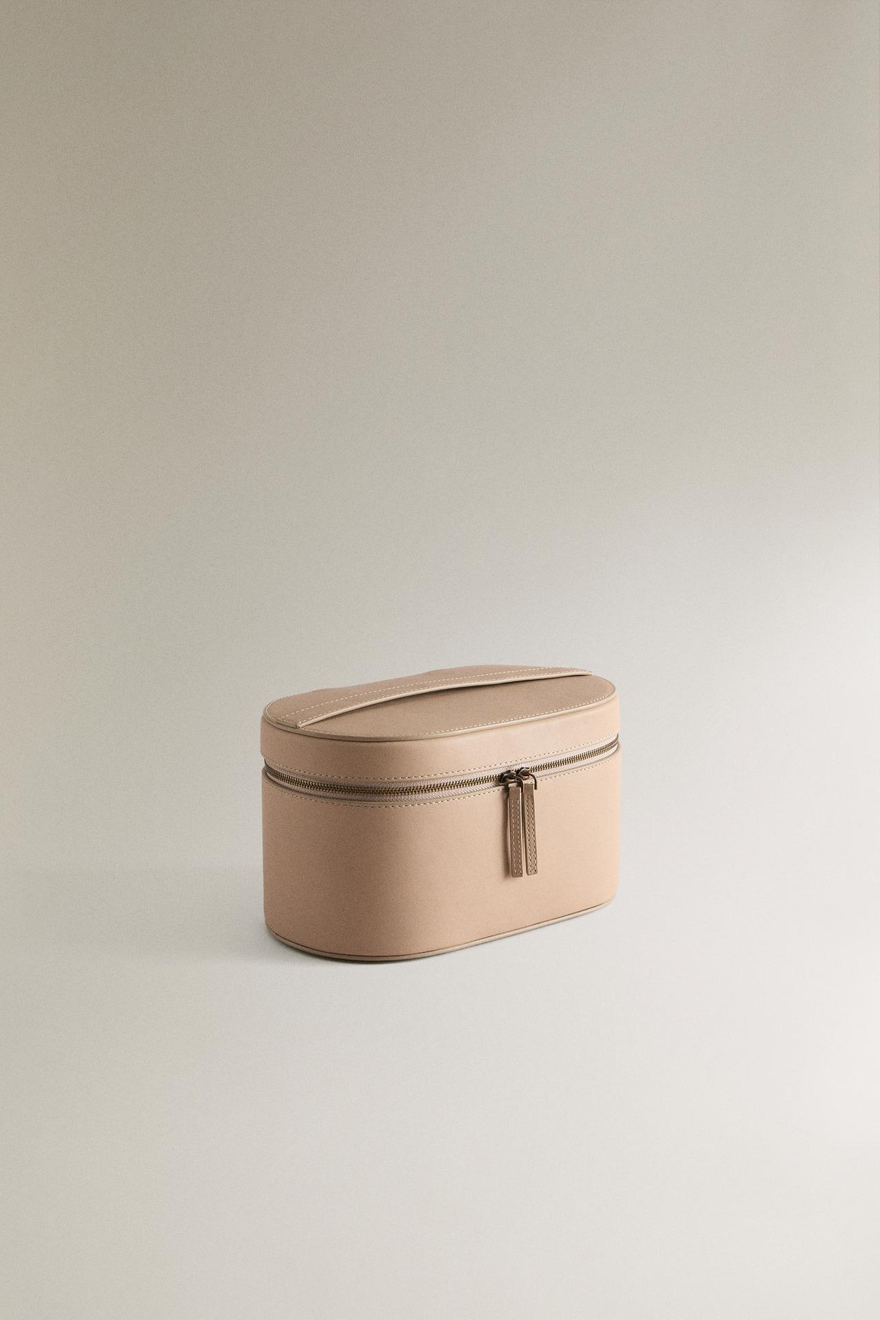 NAPA LEATHER MAKEUP BAG — Beige