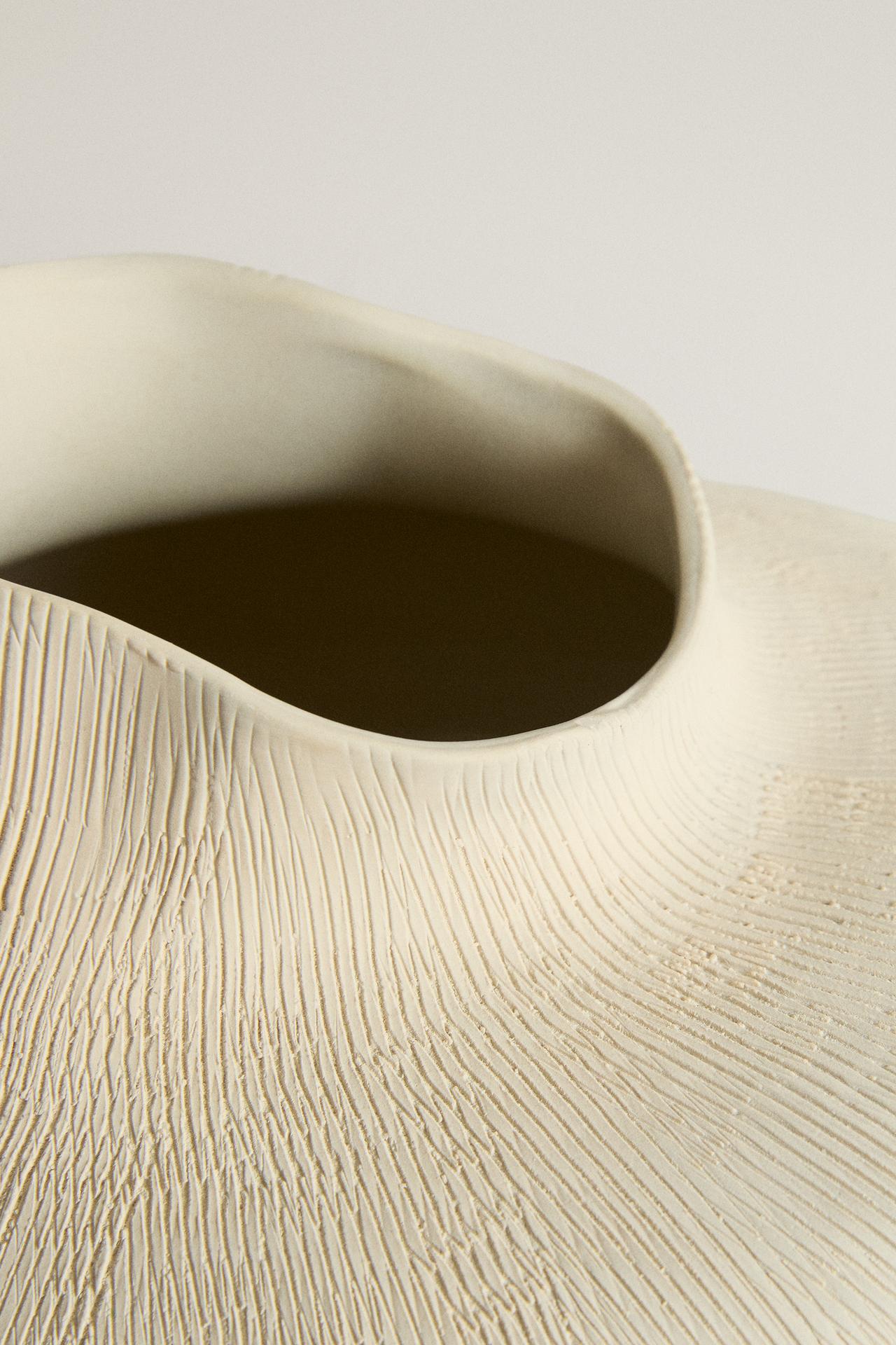 IRREGULAR CERAMIC VASE — White