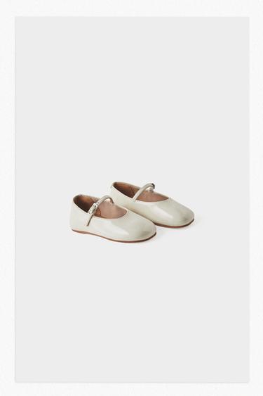 PATENT BALLET FLATS - Ecru White by Zara