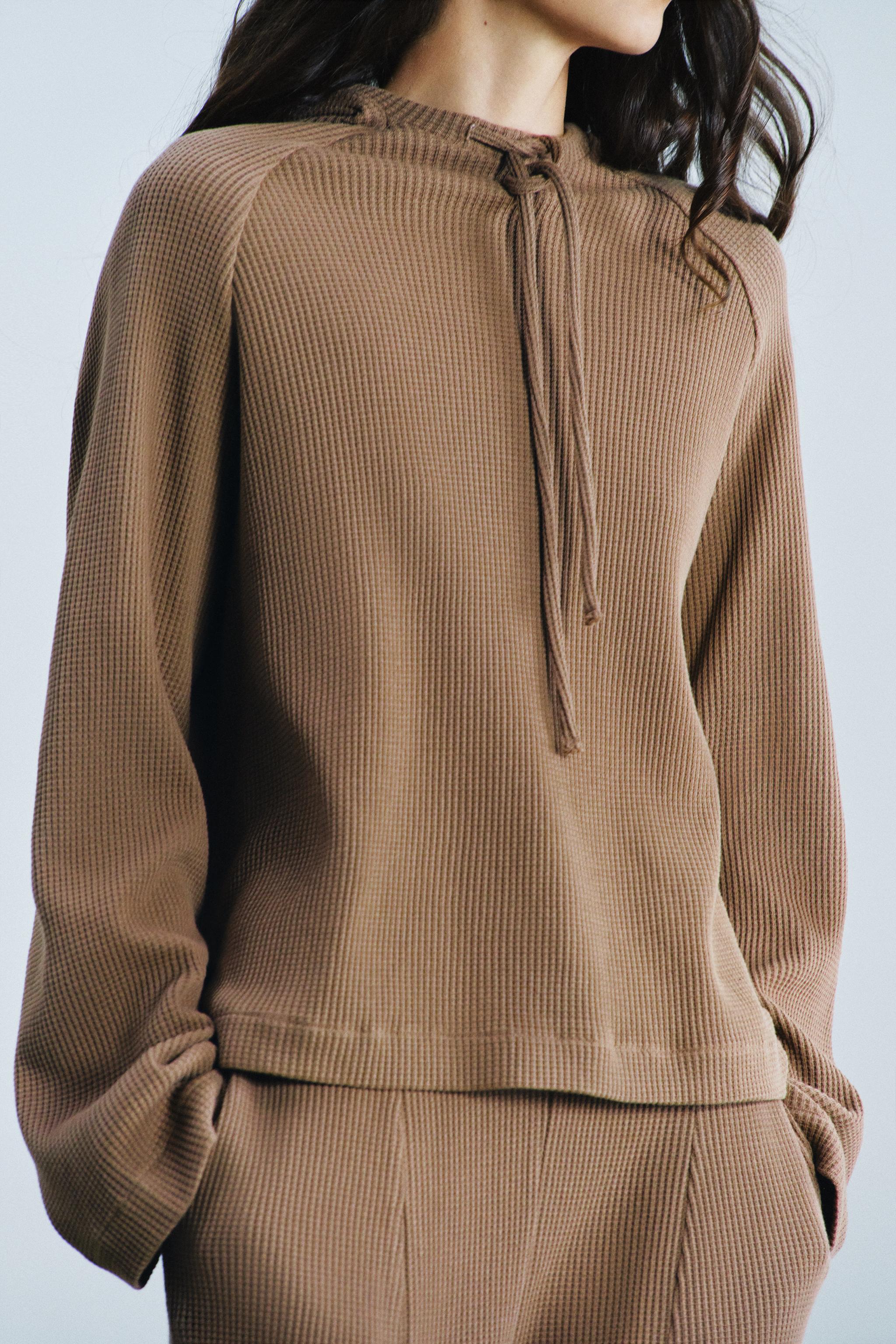 Zara KAPÜŞONLU GOFRE KUMAŞ SWEATSHIRT görsel 2