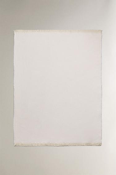 Zara DECORATIVE FRINGED BLANKET - Ecru