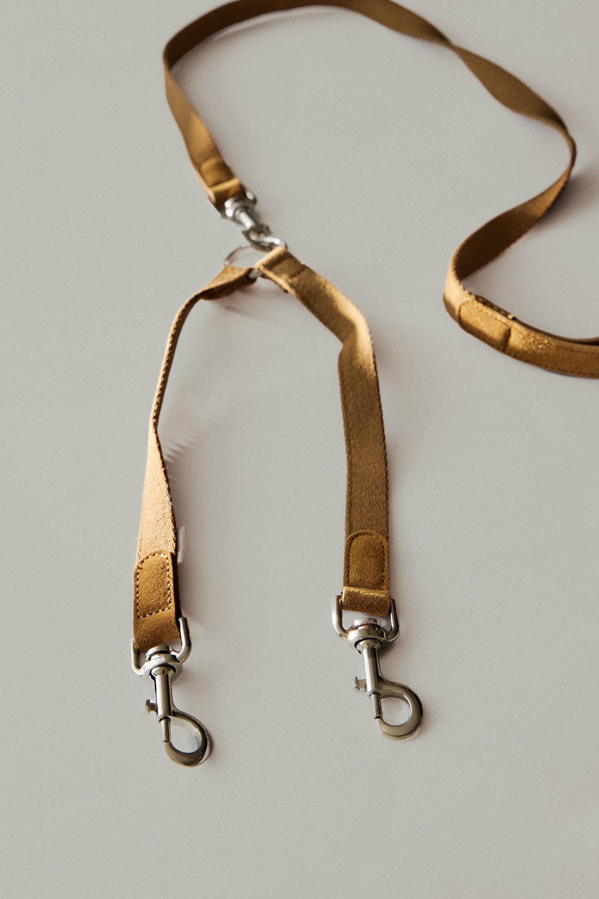 DOUBLE PET LEAD COUPLER ACCESSORY — Beige