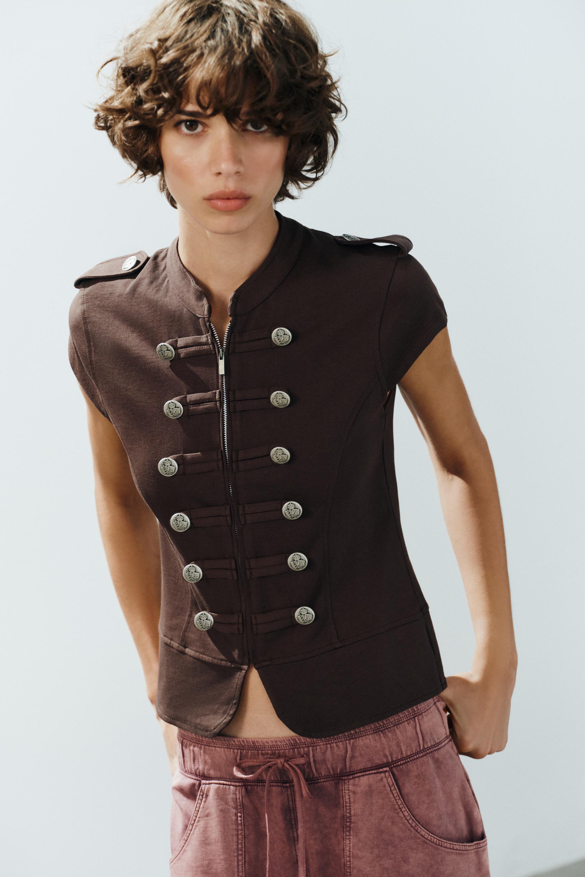 ZIP-UP BUTTON TOP — Brown