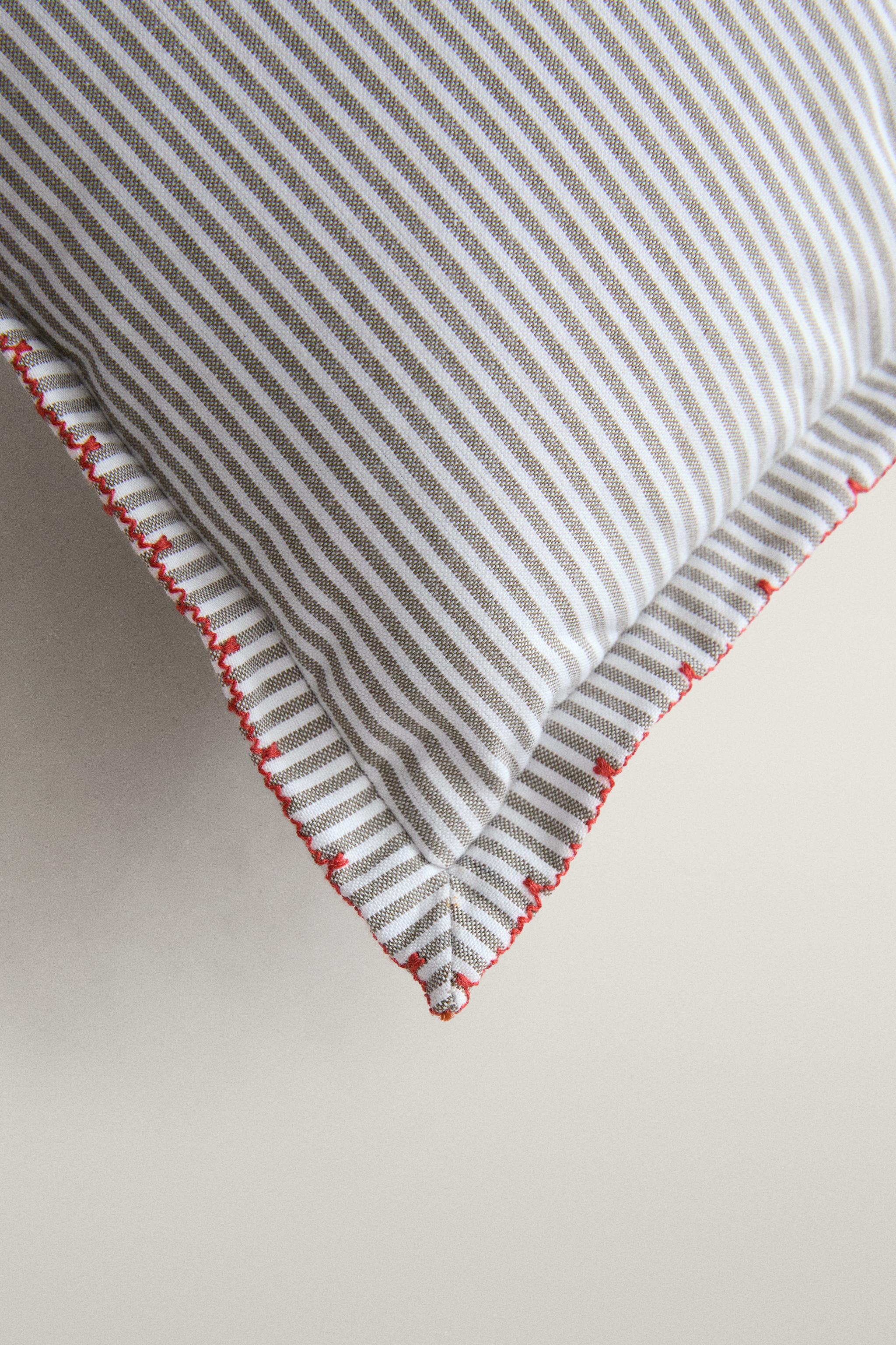 KIDS’ COTTON CHICK CUSHION — Multicolored