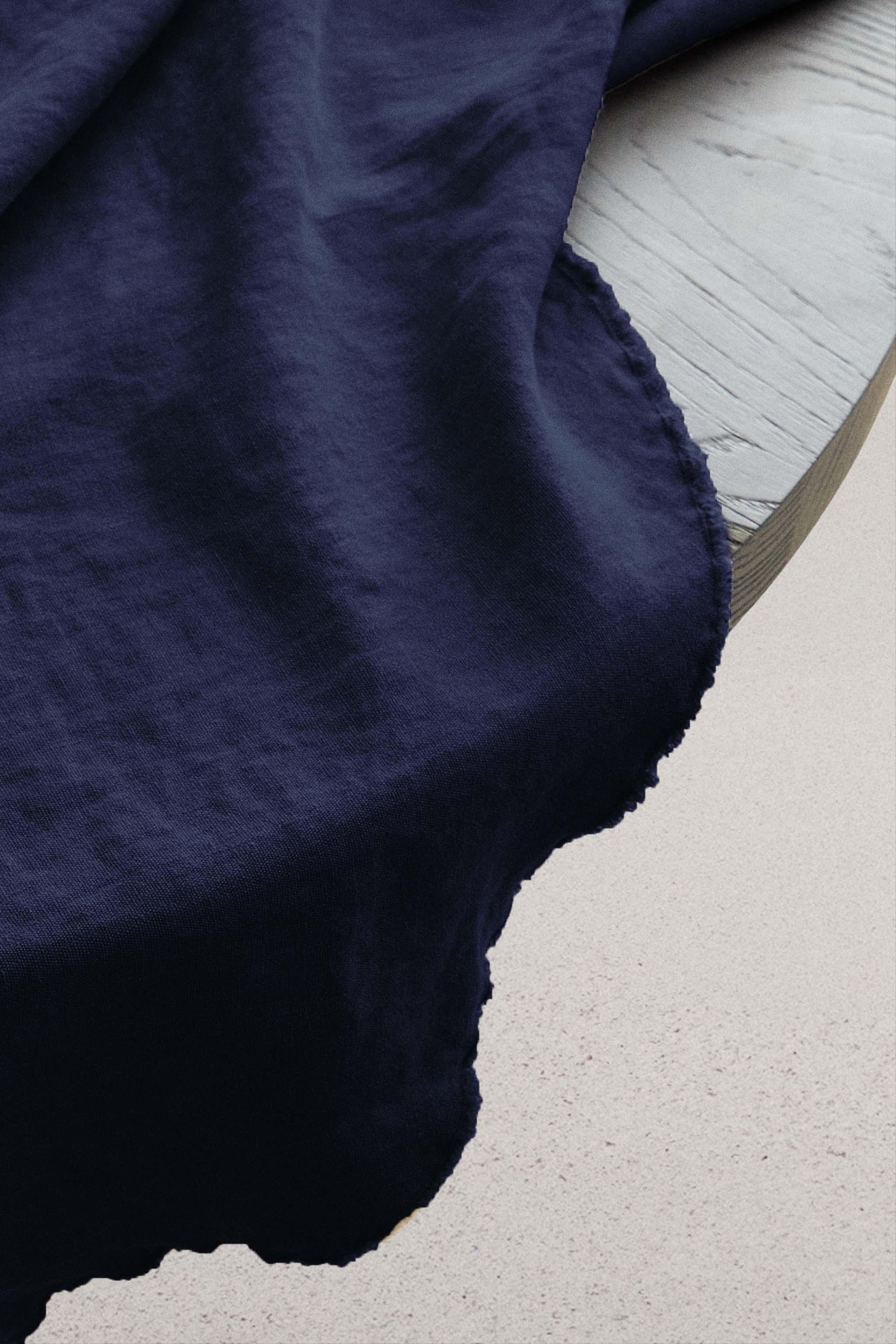 TABLECLOTH 01