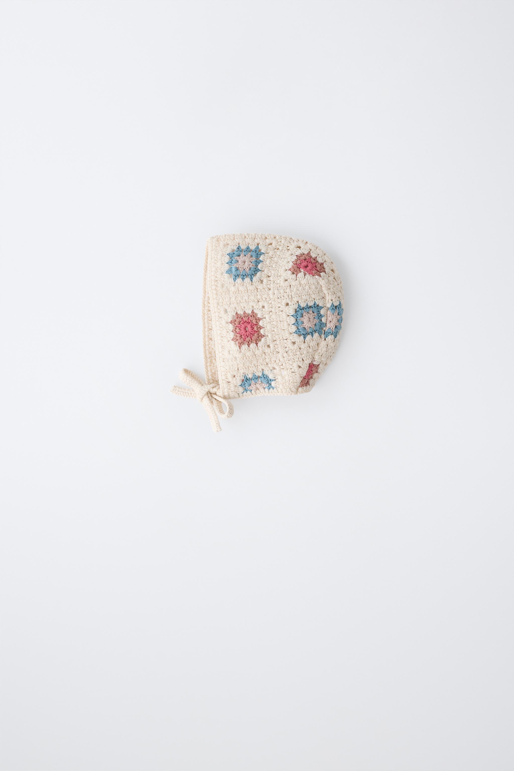 GEOMETRIC PRINT CROCHET BONNET — Ecru