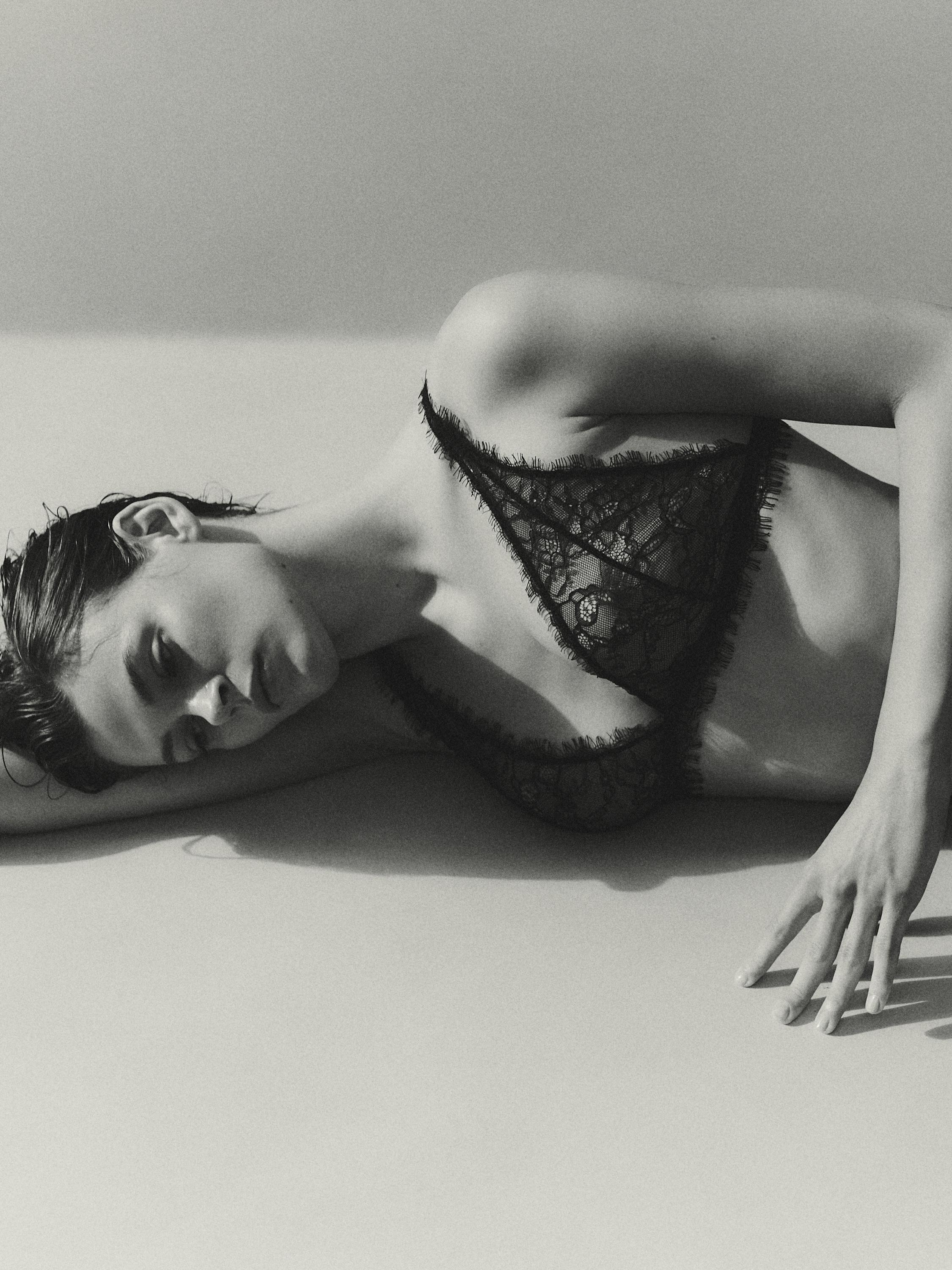 Lace bralette with frayed detail