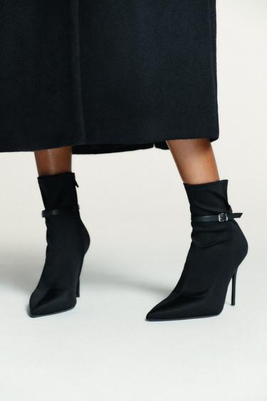 HEELED ANKLE BOOTS WITH BUCKLE - Black by Zara