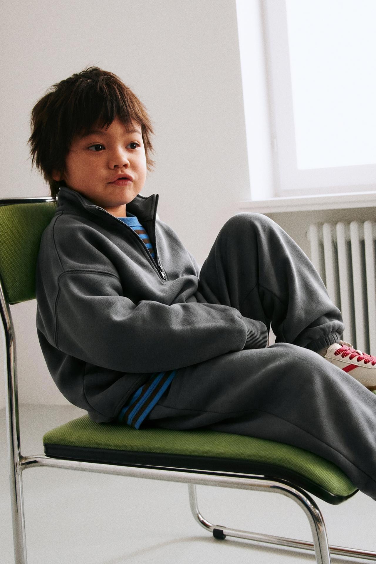 PLAIN SWEATSHIRT AND JOGGER PANTS SET — Anthracite grey