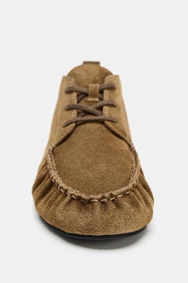 BOTTINES EN DAIM FRONCÉES - Vert olive de Zara - Image 4